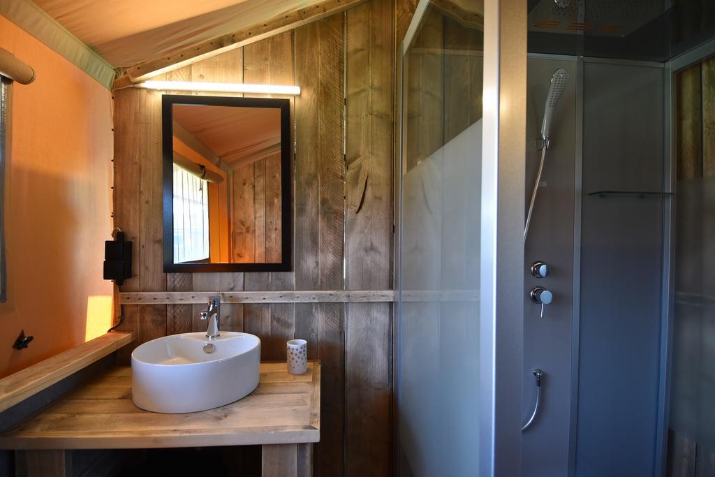 ホテル Glamping Aan De Vleterbeke Vleteren エクステリア 写真